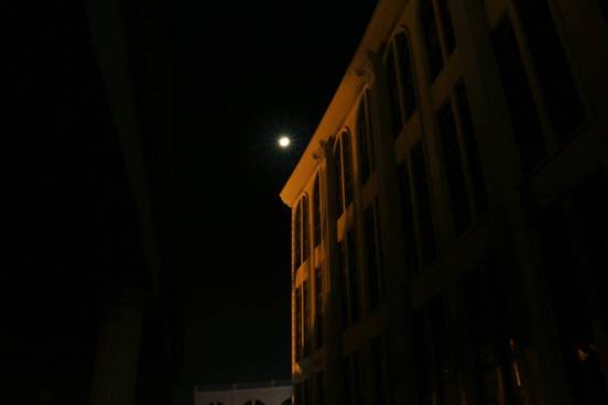 主教楼的月亮